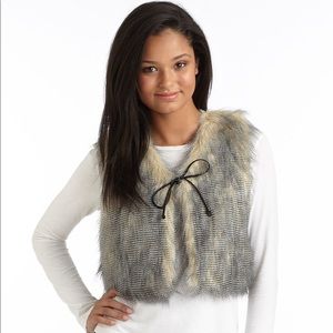W118 by Walter Baker faux fur super cute vest